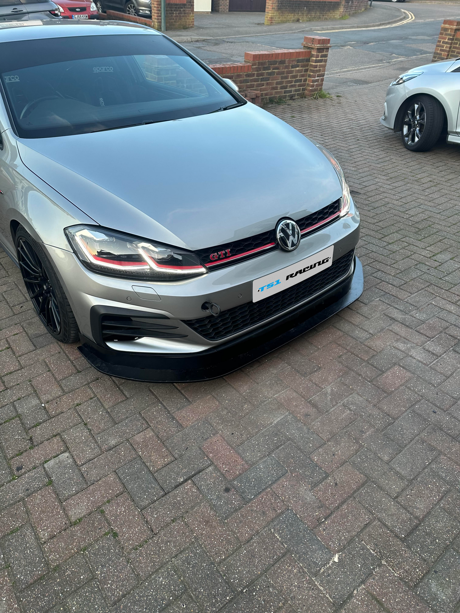 MQB Chassis mounted splitter plates